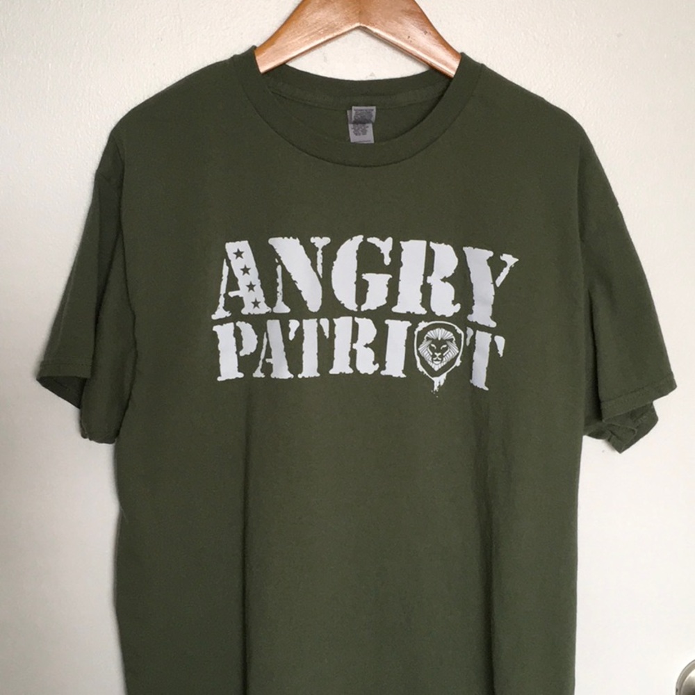 Gildan Green Short Sleeve Tee with Bold Patriotic Design 108